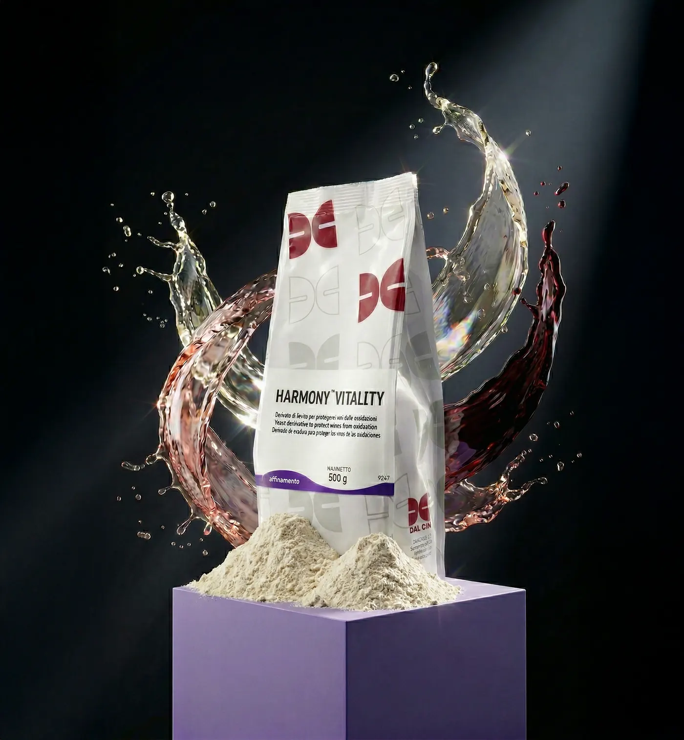 Confezione di Harmony Vitality su un cubo lilla tra spruzzi di vino bianco e rosso