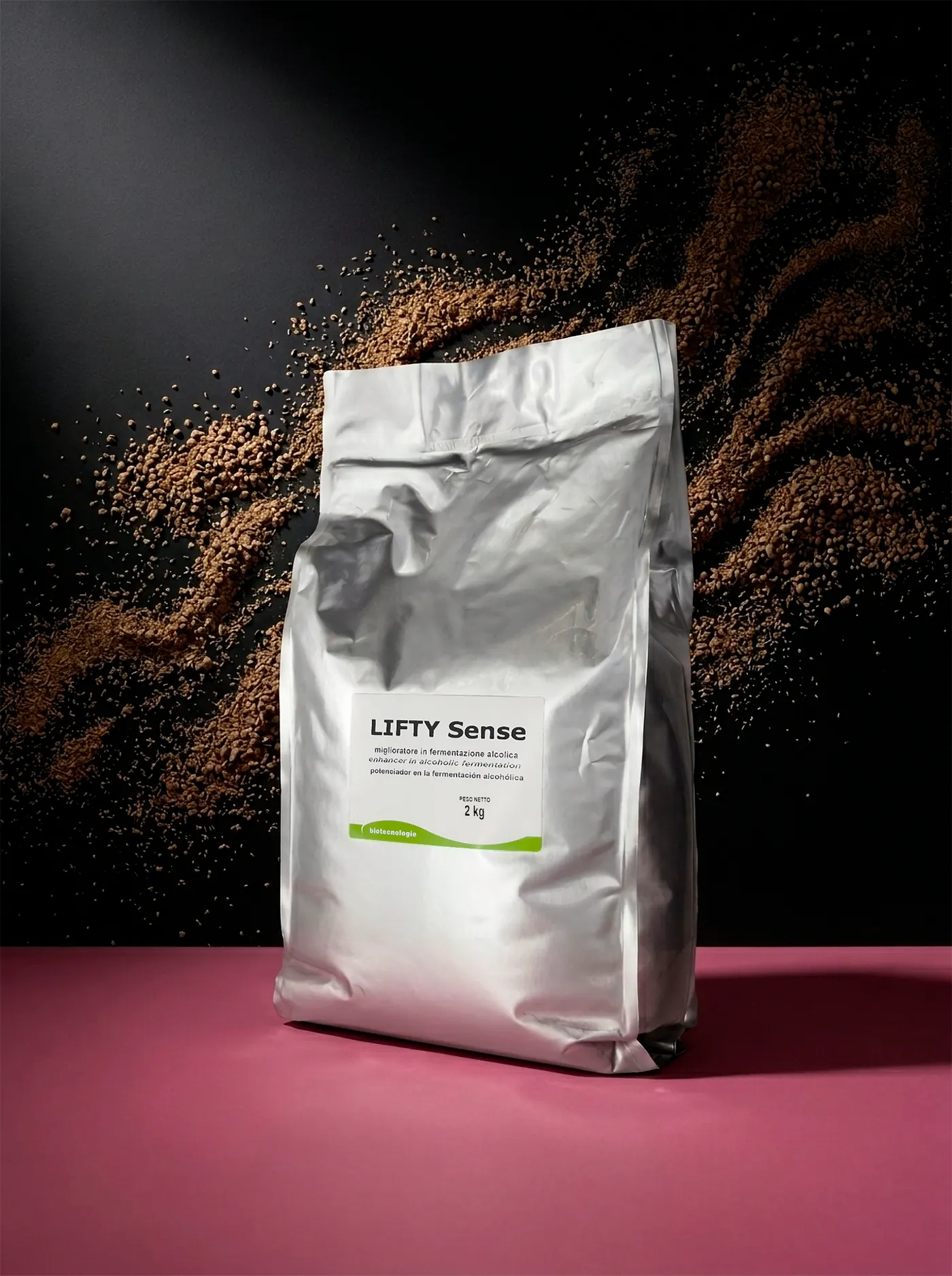 Confezione di Lifty Sense su fondale scuro con granuli
